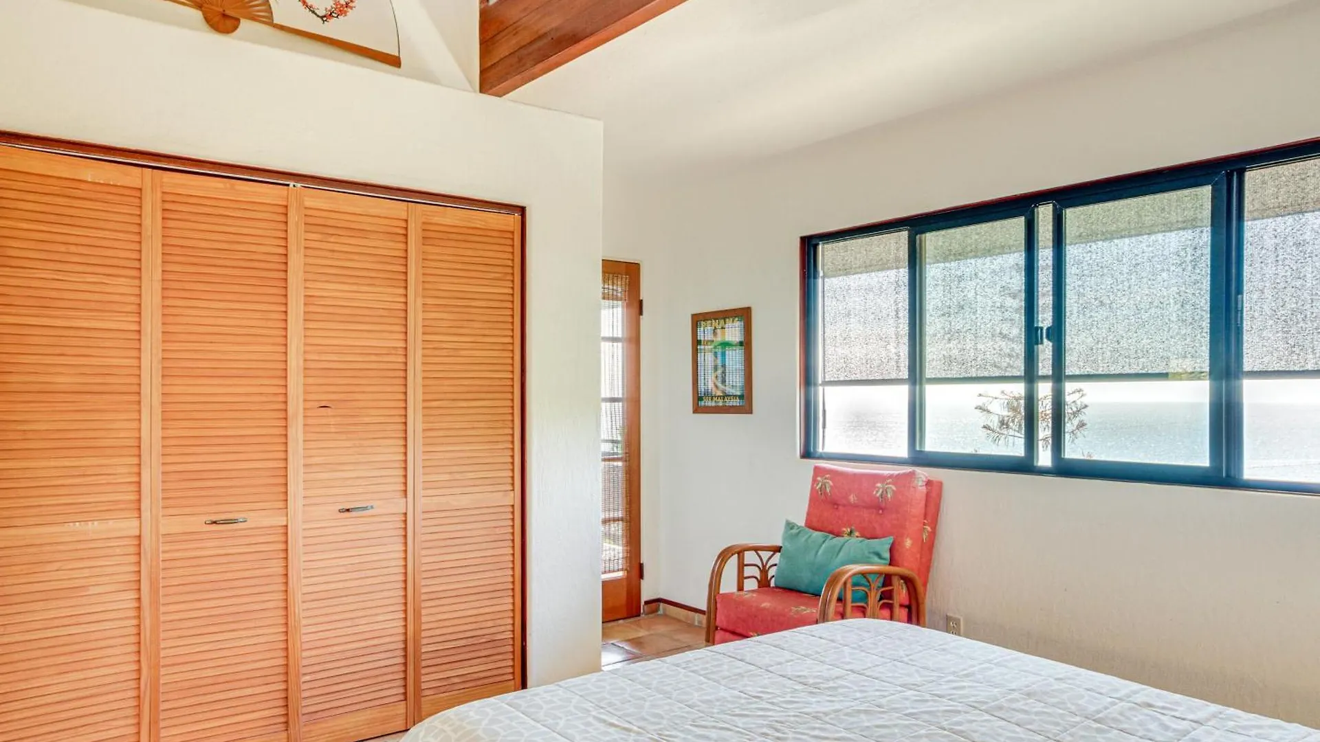 Ocean-View Bungalow Walk To Pebbles Beach! Hookena