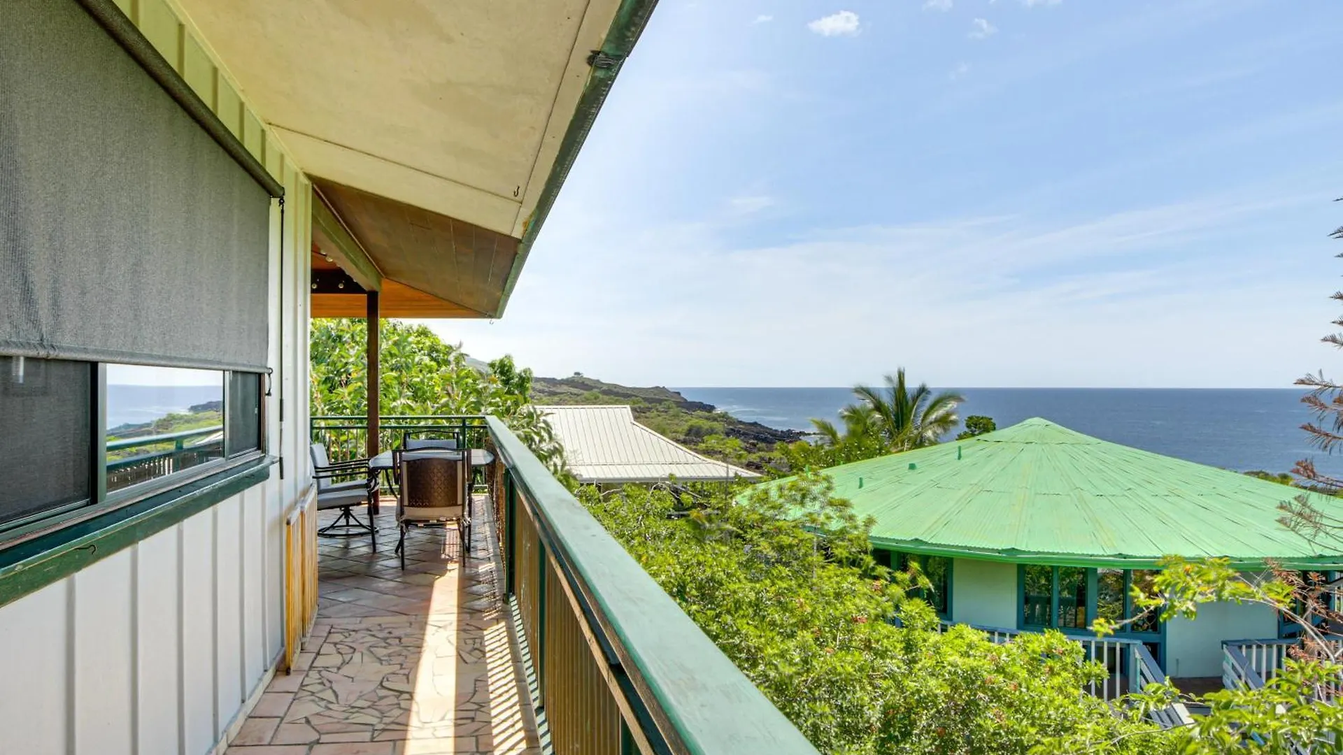 Ocean-View Bungalow Walk To Pebbles Beach! Hookena